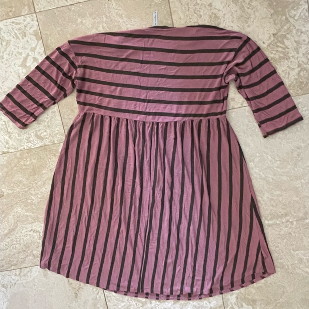 Acting Pro Extra Long Striped Top - Picture 5 of 9